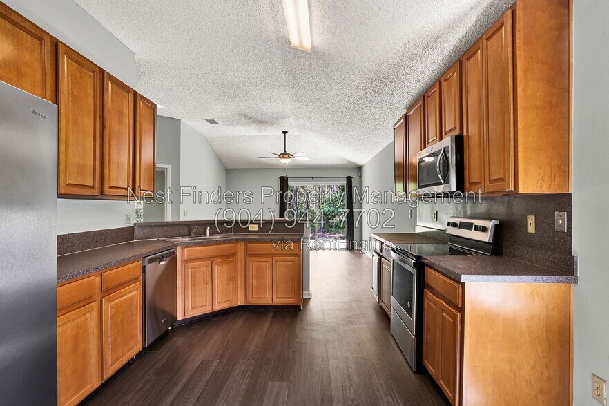 Building Photo - 9245 Hawks Run Ln