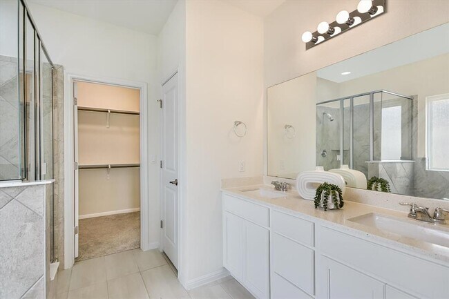 Building Photo - 8501 Looksee Ln