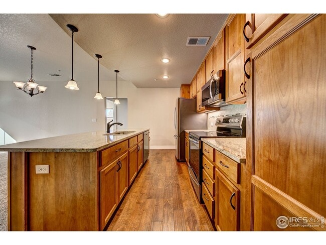 Building Photo - 4662 Hahns Peak Dr