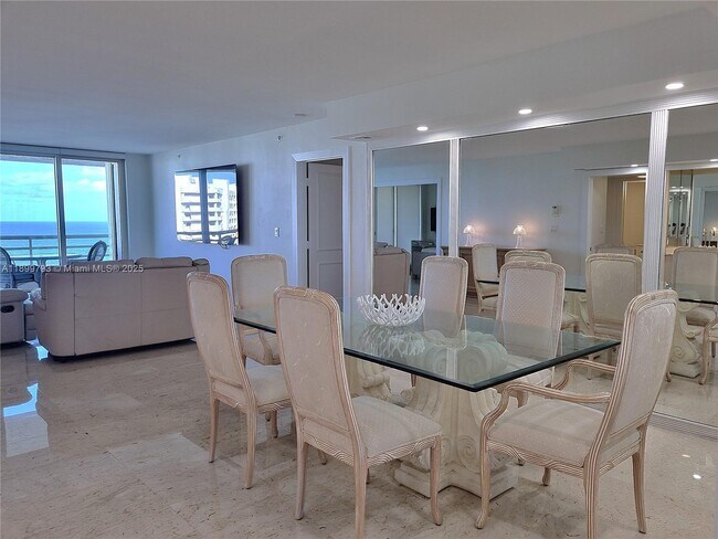 Building Photo - 4101 N Ocean Blvd