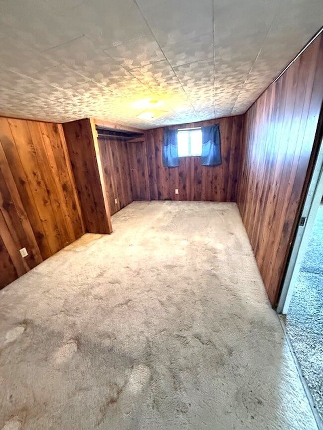 Building Photo - 2 bedroom manufactured home in Elko with a...