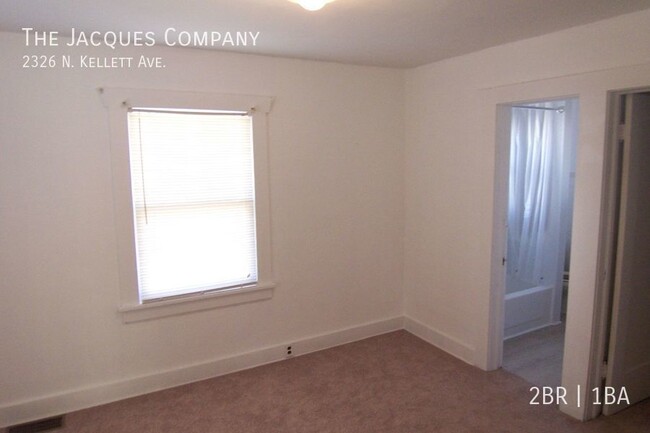 Building Photo - Very Clean 2 Bedroom 1 Bath with Large Det...