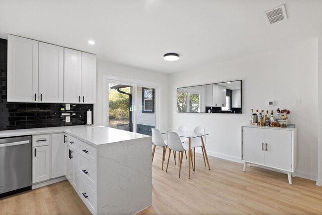Building Photo - 5302 Woodmoor Dr