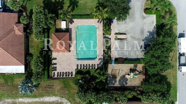 Building Photo - Peaceful and Pet Friendly — 4BR/2BA Duplex in Vistanna Villas — Save $750 When You Apply by Febru...
