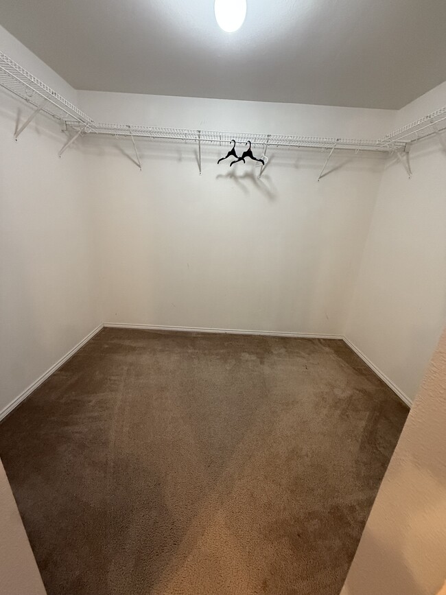 Building Photo - 215 Mallow Grove