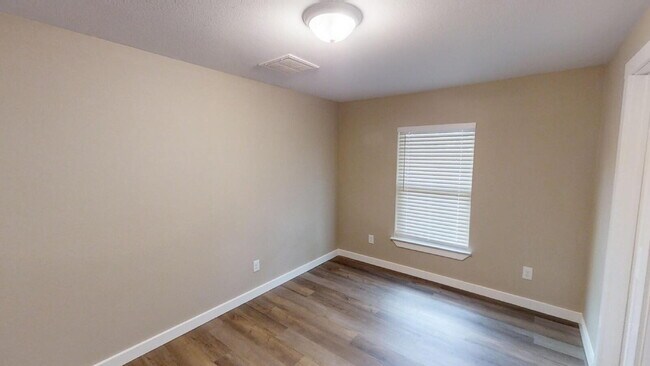 Building Photo - Fully Remodeled & Ready to Rent – Modern Comfort Awaits in Killeen, TX!