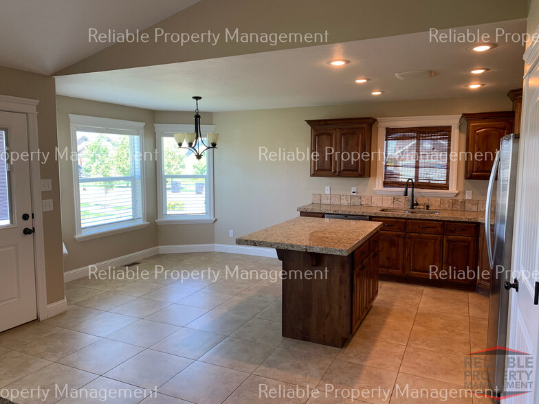 Building Photo - 6397 Glen Abby Cir