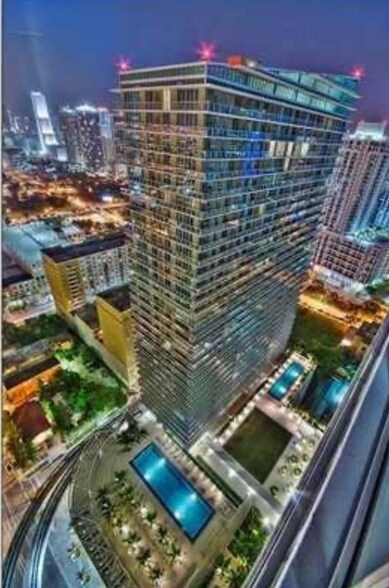 Building Photo - 1111 SW 1st Ave