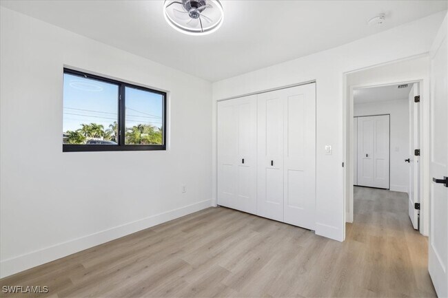 Building Photo - 4419 N Bay Cir