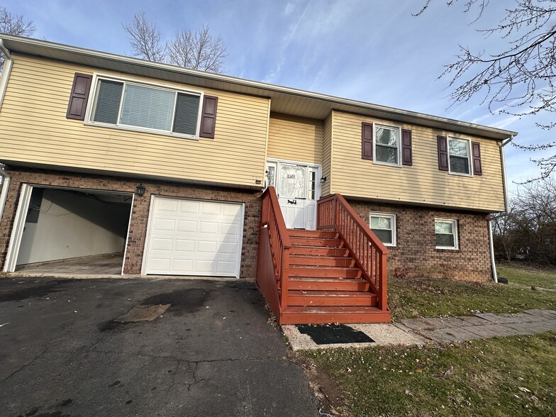 Primary Photo - 337 E 2nd St