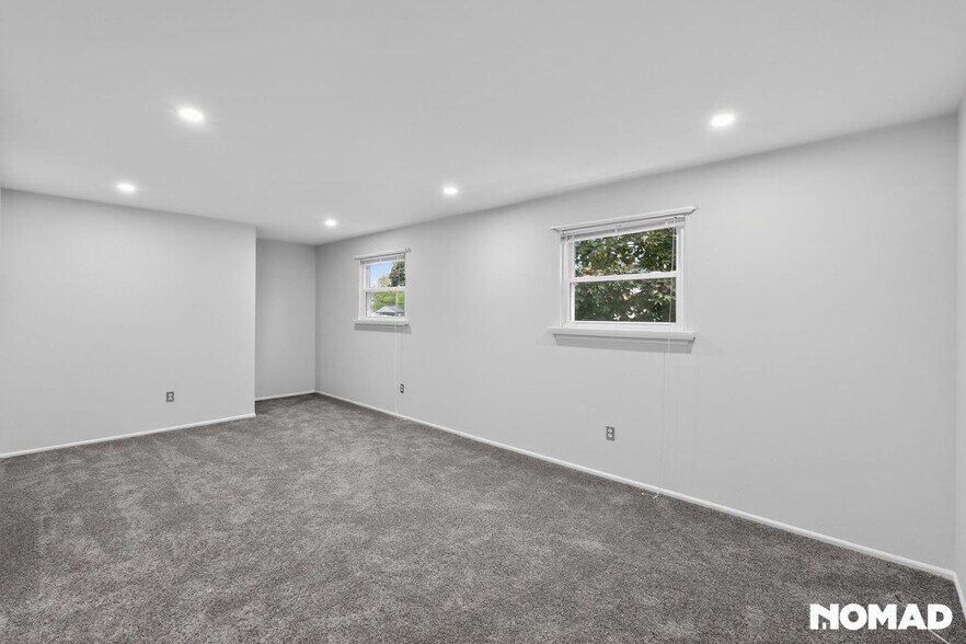 Building Photo - 516 Corinthian Ave