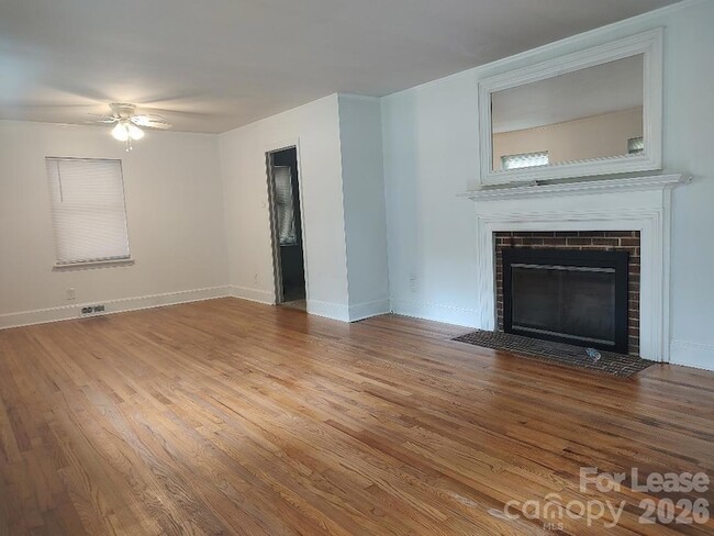 Building Photo - 750 Brockbank Rd