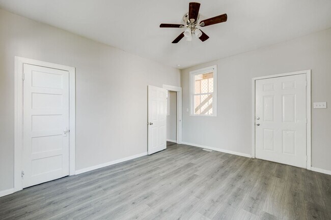 Building Photo - 2902 Barton Ave