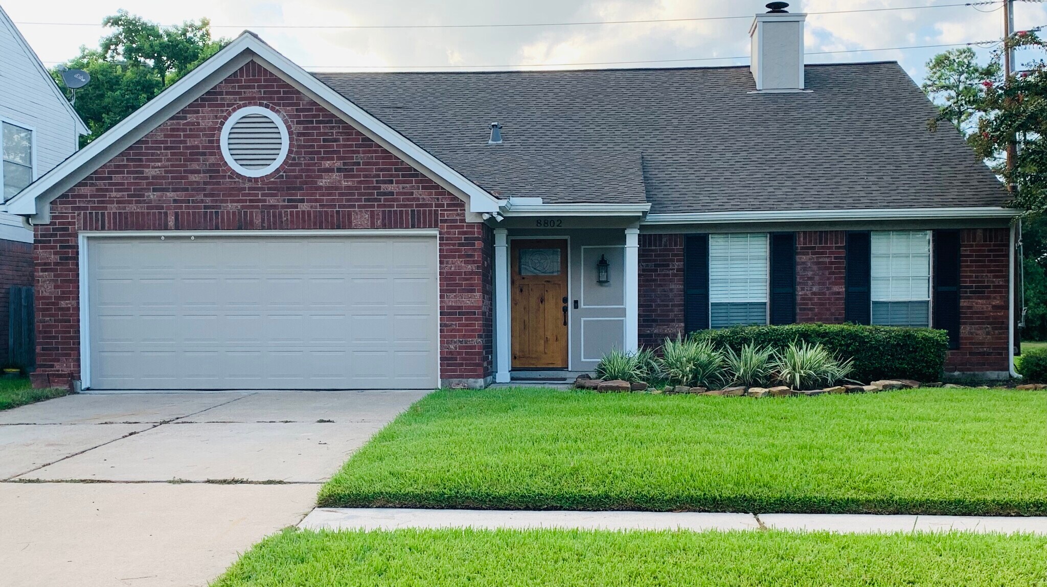 Building Photo - 8802 Sunny Point Dr