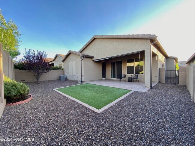 Building Photo - 1553 Range View Cir