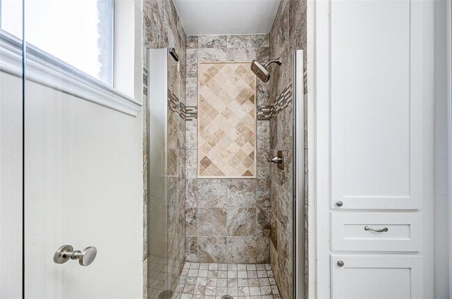 Building Photo - 10607 Wickersham Ln