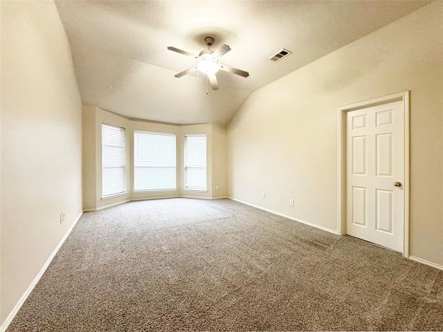 Building Photo - 724 Red Elm Ln