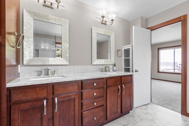 Building Photo - 3Bd/3Ba Seattle House