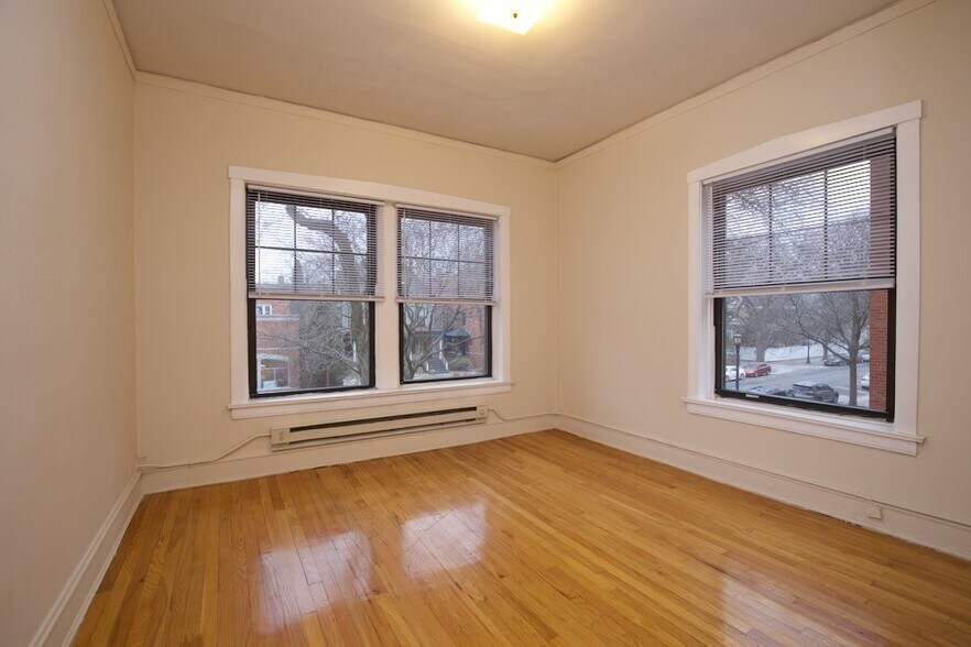 Building Photo - 1238 Oak Ave