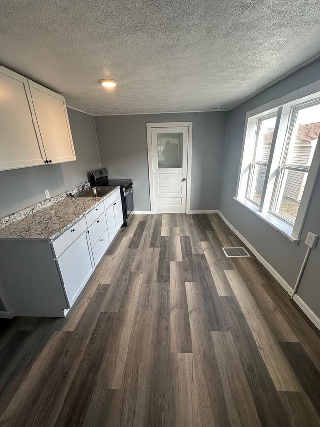 Building Photo - 865 Georgia Ave