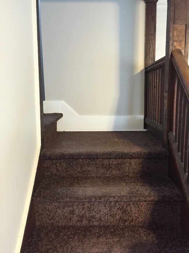 Building Photo - 127 Hyers St