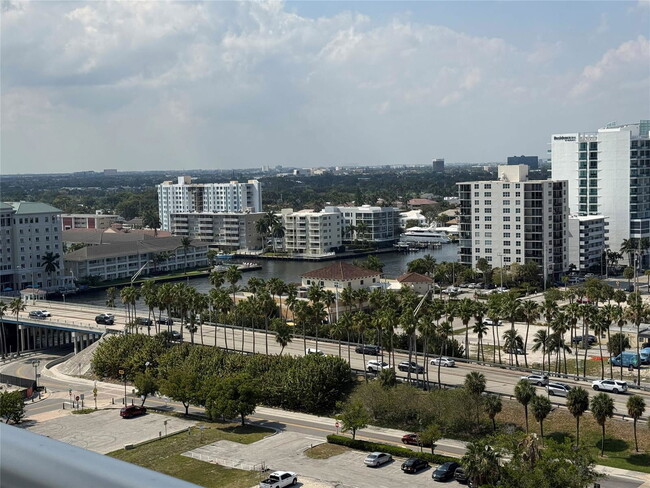 Building Photo - 3015 N Ocean Blvd