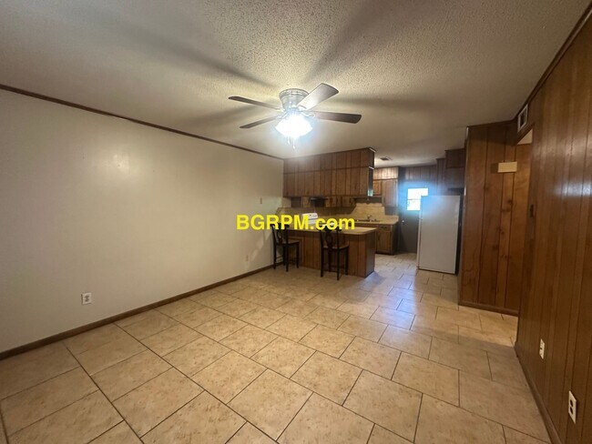 Building Photo - 1515 Pine Dr