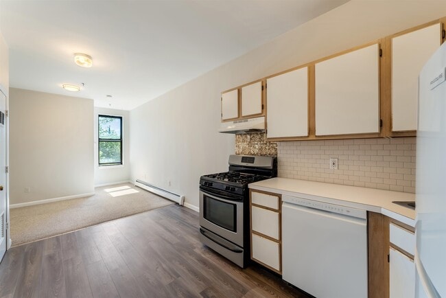 Building Photo - 809 Park Ave