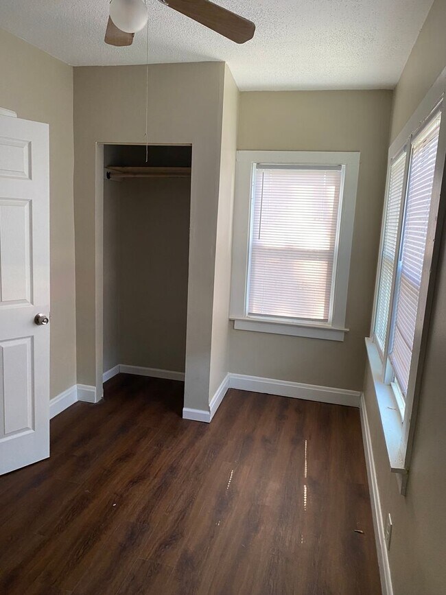 Building Photo - 608-610 Racine Avenue