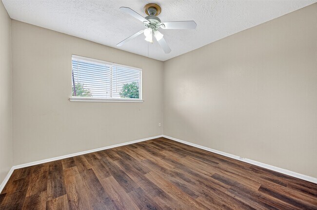 Building Photo - 7258 Crownwest St