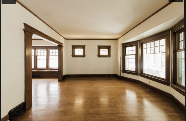 Building Photo - 2952 N Frederick Ave