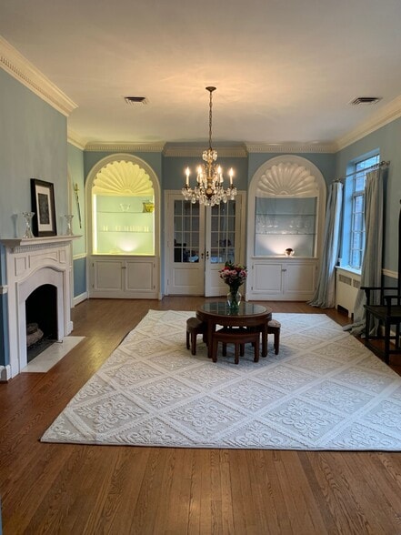 Building Photo - 5553 Little Falls Rd