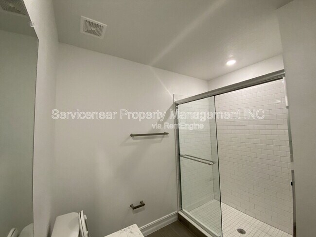 Building Photo - 7113 119th Ct E