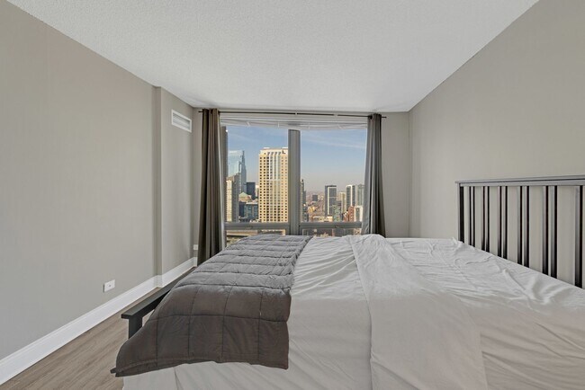 Building Photo - 440 N Wabash Ave