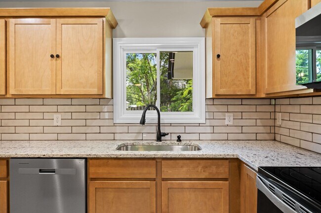 Building Photo - 910 Windlau Ct