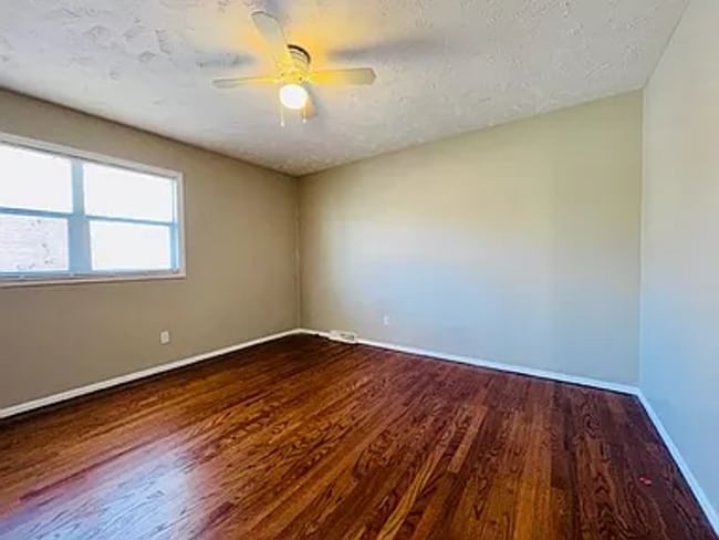 Building Photo - 8710 Cherry Ln Ct