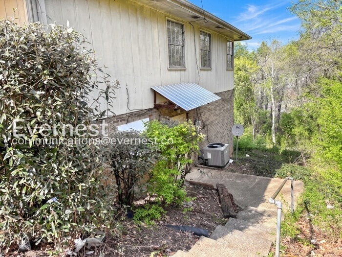 Building Photo - 1841 Dana Ln