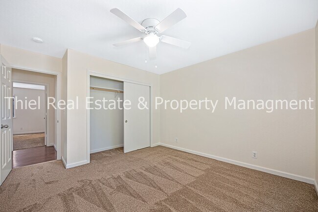 Building Photo - 2277 Knollwood Dr