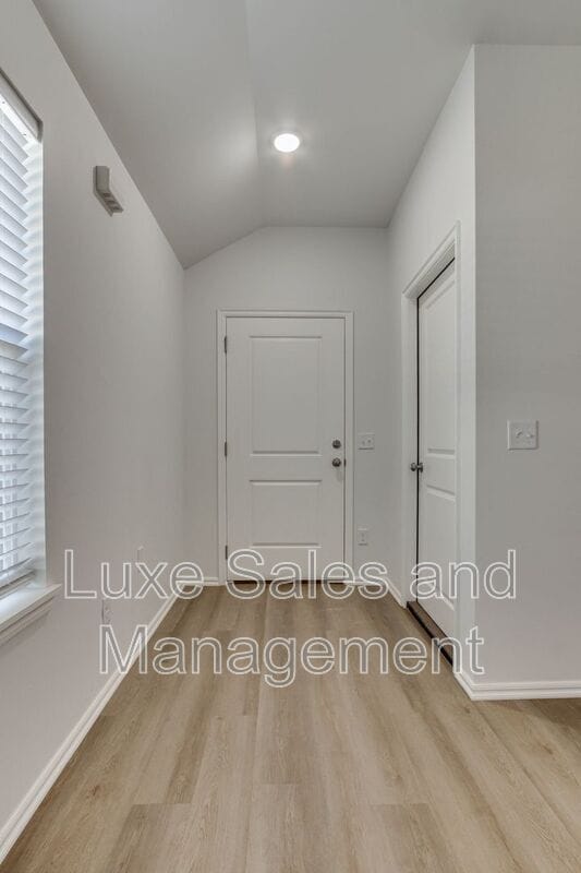 Building Photo - 11603 Mackenzie Wy