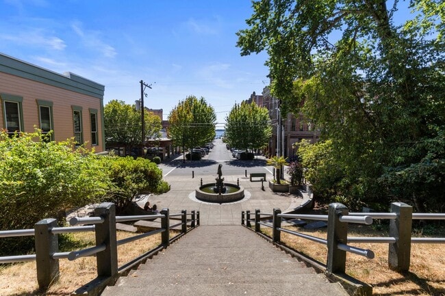Building Photo - Charming Studio Condo For Rent Downtown Po...