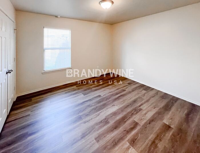 Building Photo - 523 Indian Paintbrush Dr