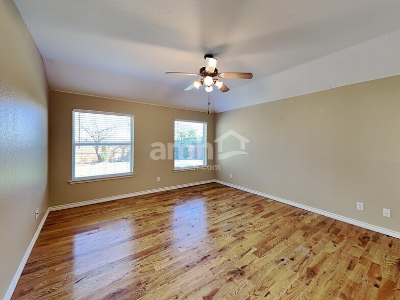 Building Photo - 9300 Lisa Ct