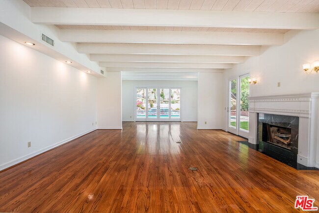 Building Photo - 1408 Calle Del Jonella