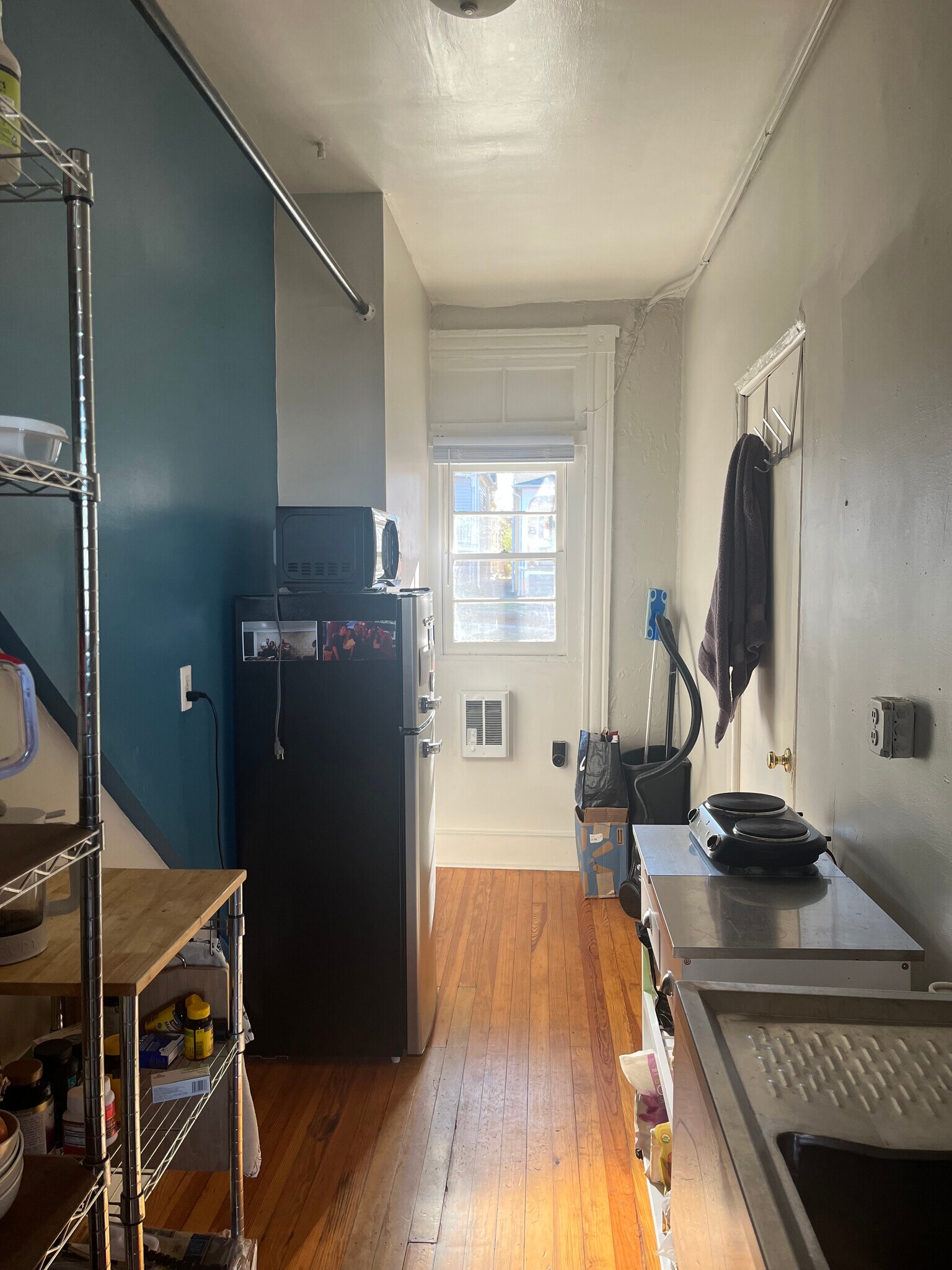Building Photo - 703 Hinton Ave