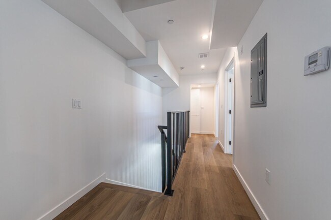 Building Photo - 5506 Barton Ave