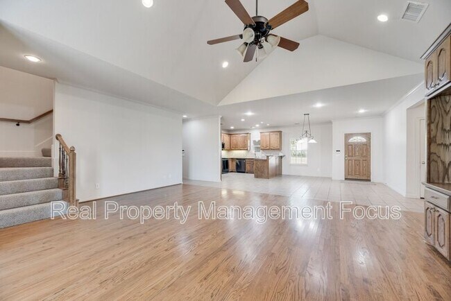 Building Photo - 1255 Vineyard Rd