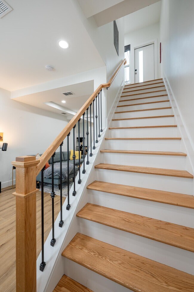 Building Photo - 72 Nelson Ave