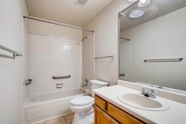 Building Photo - Evolve Real Estate: Gorgeous Ranch in Park View Neighborhood available for May 2nd Move in!