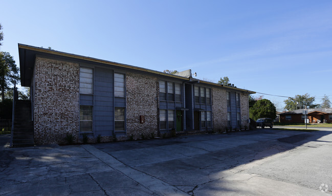 Primary Photo - Villas on the Hill 1165