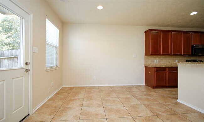 Building Photo - 14 BowerBank Ct